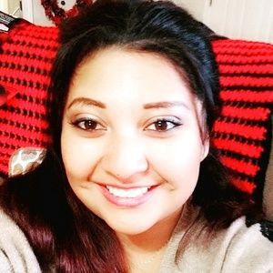 Meet your Posher, Alexis